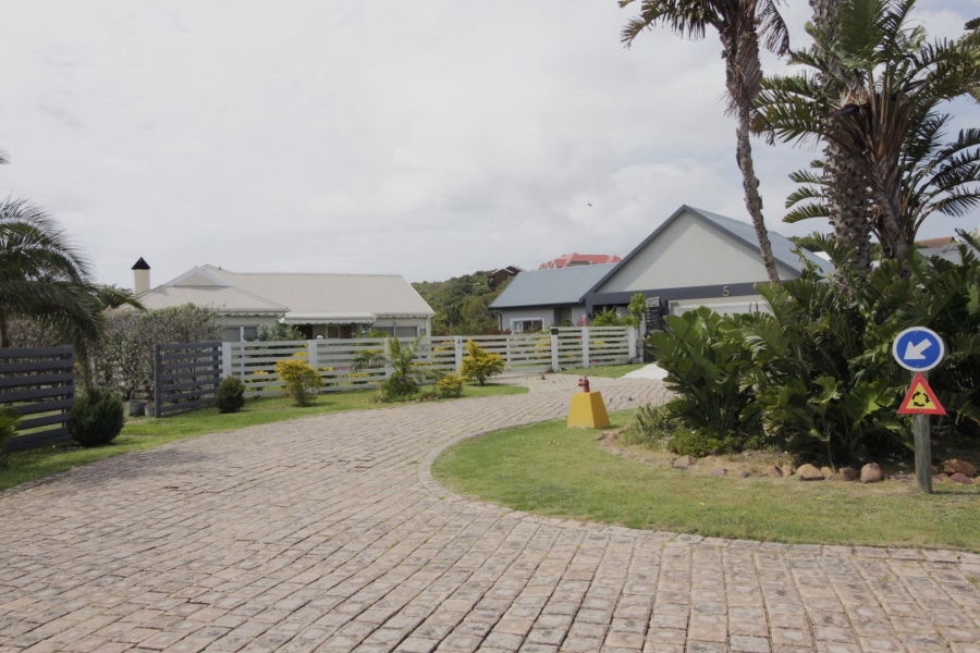 3 Bedroom Property for Sale in Marina Martinique Eastern Cape